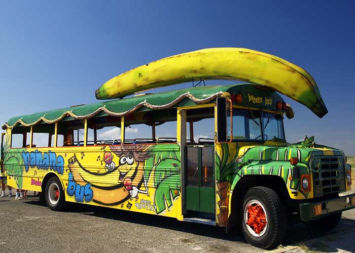 banana-bus-3