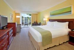Holiday-Inn-Resort-Aruba-King-Standard.jpg