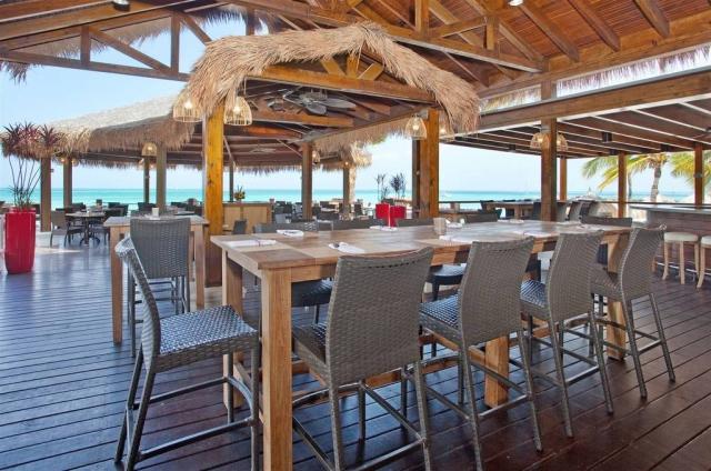 holiday-inn-resort-aruba-sea-breeze-restaurant-2.jpg.1024x0.jpg