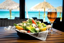 holiday-inn-aruba-oceanside-salad.jpg.1024x0.jpg