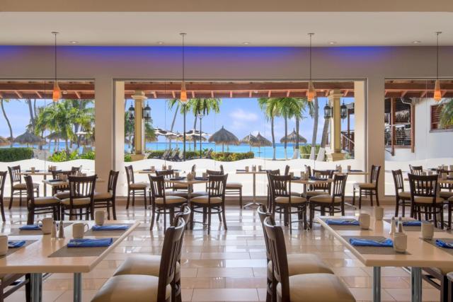 Aruba-Holiday-Inn-Corals-Restaurant.jpg