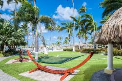Aruba-Holiday-Inn-Courtyard-Hammocks.jpg