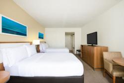 Aruba-Holiday-Inn-Double-Beds-Angle-2.jpg