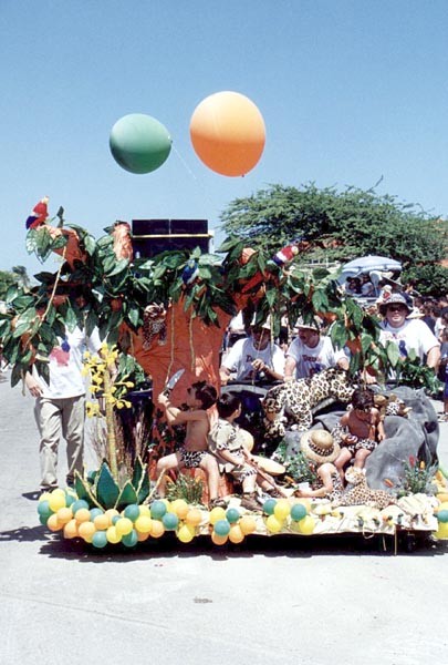 Carnival-Aruba-Balloon-06.jpg