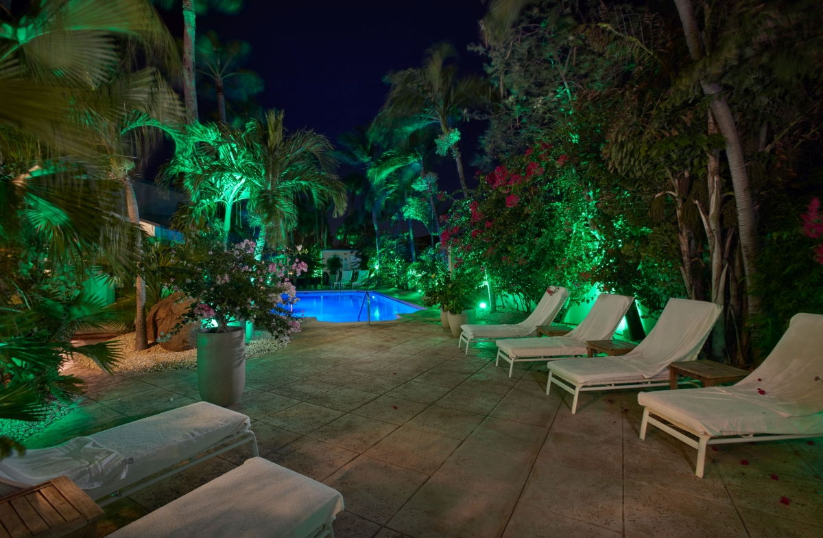 Paradera Park Lounge chairs at night
